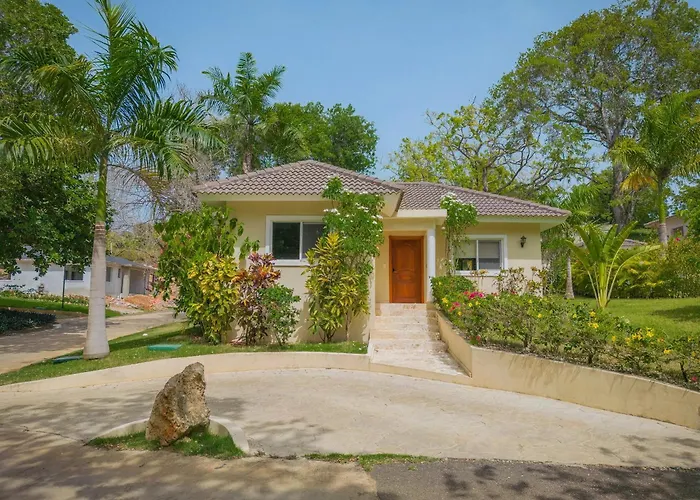 Private Pool & Jacuzzi Villa In Sosua